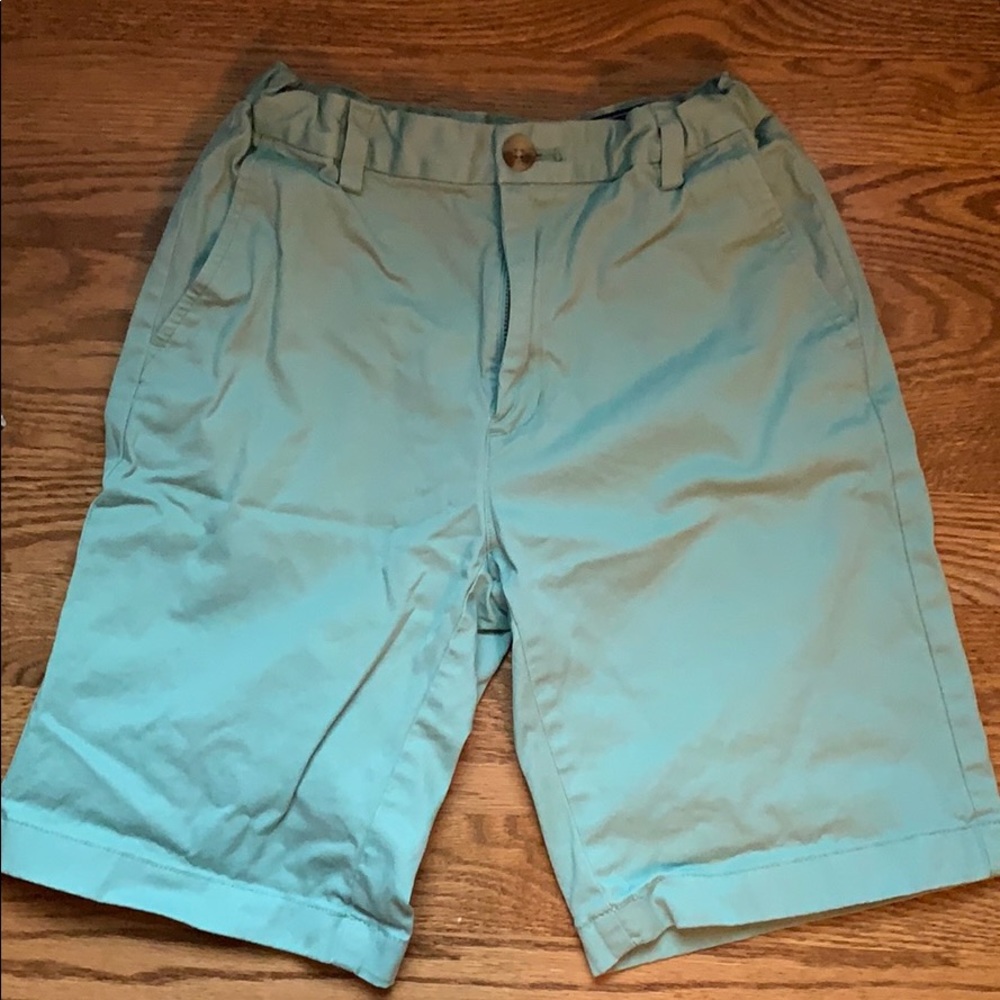 Vineyard Vines boys shorts in blue